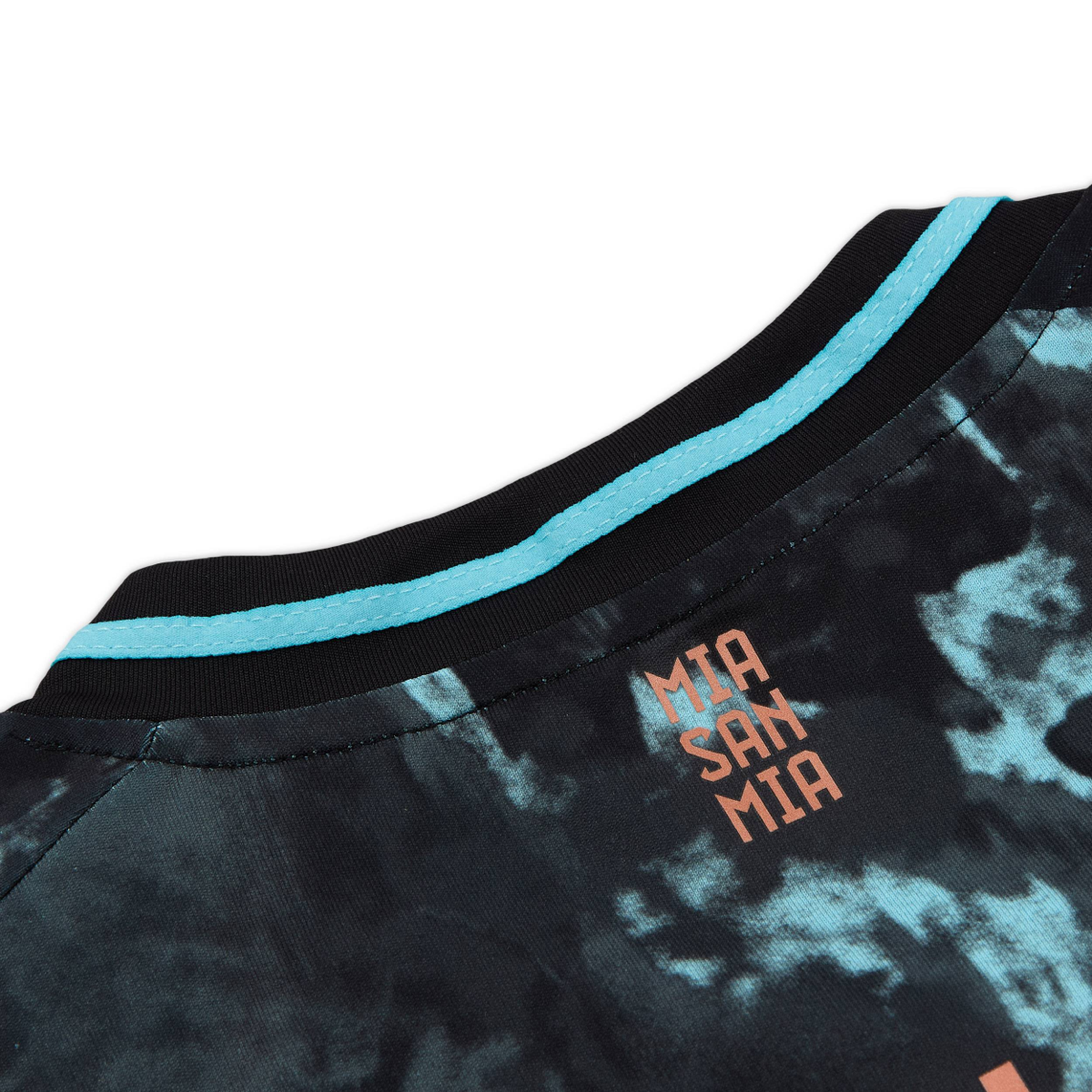 2024-25 FC Bayern München Derde Shirt